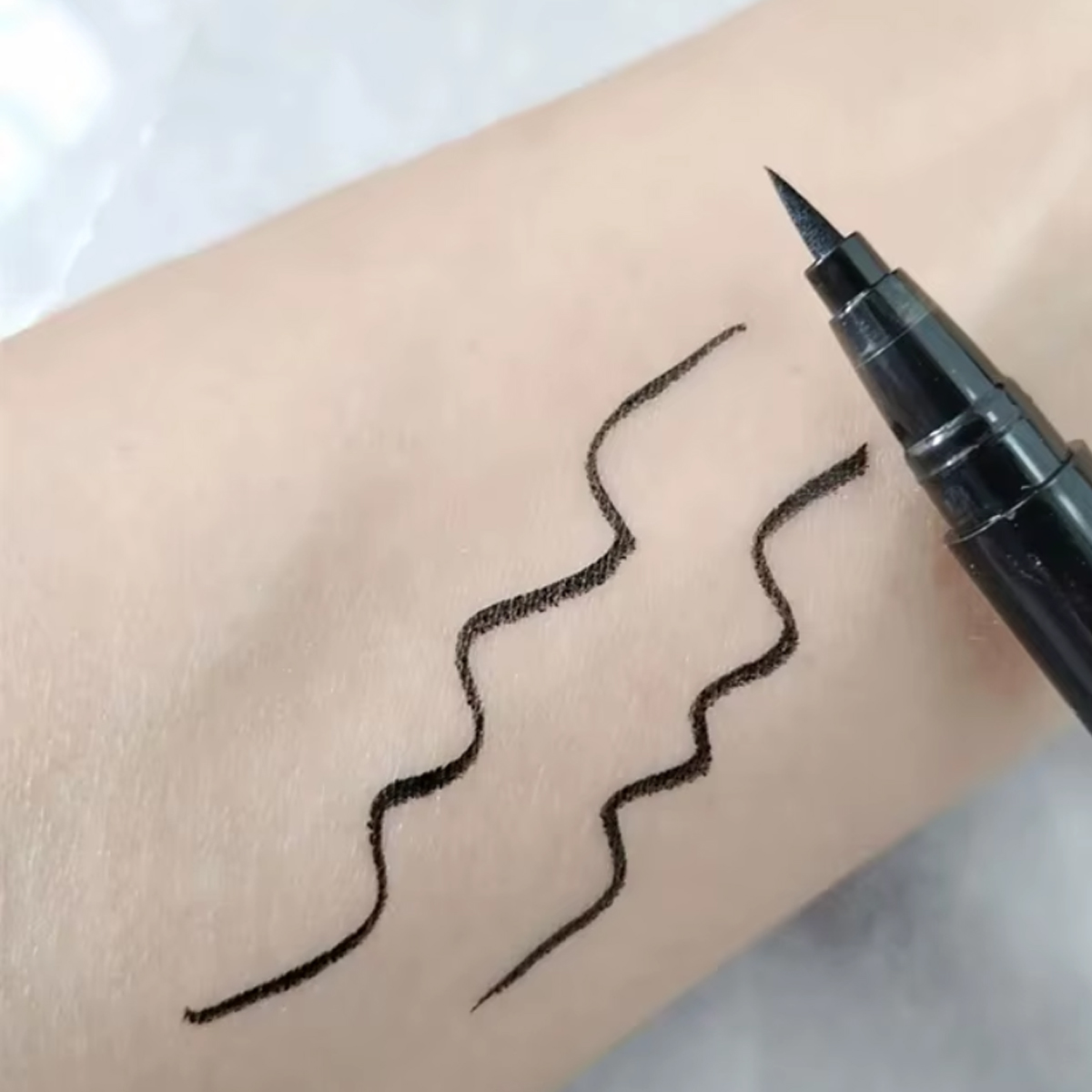 1/5 Stück Flüssiger Wasserfest – Waterproof Liquid Eyeliner Pen Bewertung und Preis